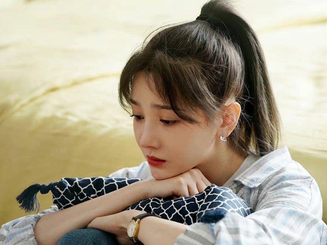 赵樱子整容前后对比_娱乐圈没整过容的明星_被整容耽误的女明星