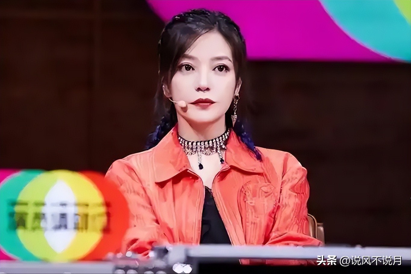 赵薇被封杀后女儿复出_赵薇现在还在娱乐圈吗_赵薇被执行冻结股权事件