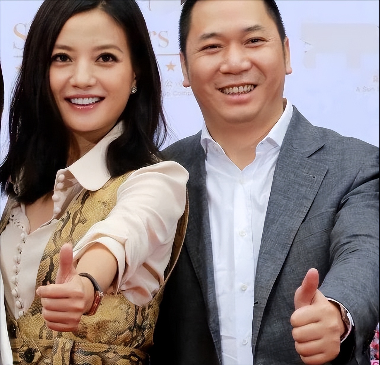 赵薇被封杀原因深度解析_赵薇现在还在娱乐圈吗_赵薇近年负面新闻