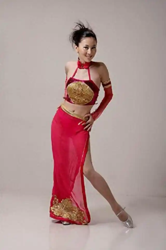 汤加丽人体艺术写真_中国女明星人体艺术_汤加丽艺术争议